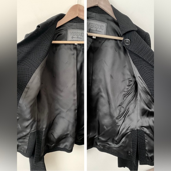 Versus Gianni Versace black blazer with line pattern - Picture 13 of 15